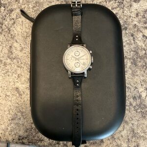 Women’s daily wear watch black leather with silver face